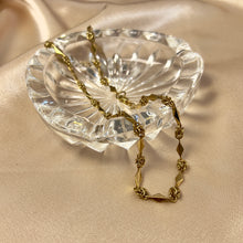 Load image into Gallery viewer, Vintage Gold-Tone Textured Link Necklace