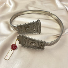 Load image into Gallery viewer, Vintage Stretch Silver Statement Belt