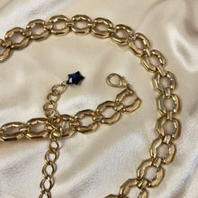 Load image into Gallery viewer, Vintage Gold-Tone Chain Belt