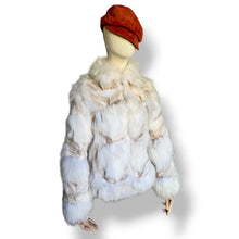 Load image into Gallery viewer, Exceptional Vintage Fox Fur Jacket