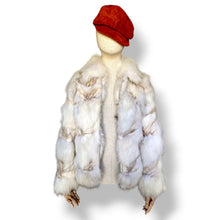 Load image into Gallery viewer, Exceptional Vintage Fox Fur Jacket