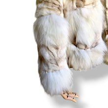 Load image into Gallery viewer, Exceptional Vintage Fox Fur Jacket