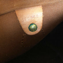 Load image into Gallery viewer, Vintage Louis Vuitton Monogram Speedy 25