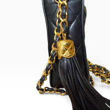 Load image into Gallery viewer, Vintage Chanel Black Quilted Lambskin Camera Bag – Circa 1986–1988