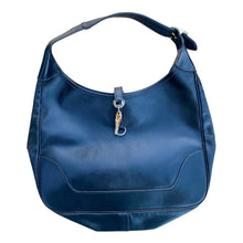 Load image into Gallery viewer, Vintage Hermès Trim 31 Box Calf Shoulder Bag in Noir