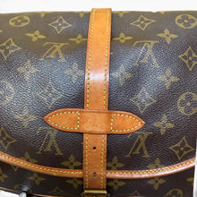 Load image into Gallery viewer, Vintage Louis Vuitton Saumur 30 Monogram Crossbody Bag