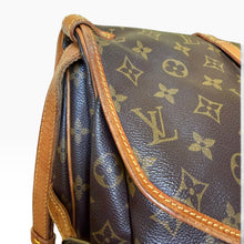 Load image into Gallery viewer, Vintage Louis Vuitton Saumur 30 Monogram Crossbody Bag