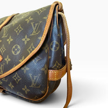 Load image into Gallery viewer, Vintage Louis Vuitton Saumur 30 Monogram Crossbody Bag