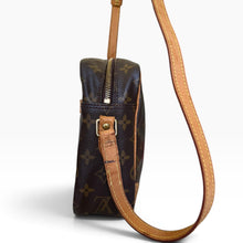 Load image into Gallery viewer, Vintage Louis Vuitton Trocadéro 30 Monogram Crossbody Bag