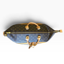 Load image into Gallery viewer, Preloved Louis Vuitton Monogram Cruiser 40
