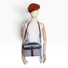 Load image into Gallery viewer, Vintage Gucci GG Supreme Monogram Crossbody Bag