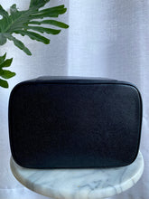 Load image into Gallery viewer, Vintage Chanel Caviar Vanity Case (1996-1997)