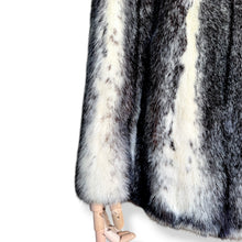 Load image into Gallery viewer, Vintage Patterned Fox Fur Coat