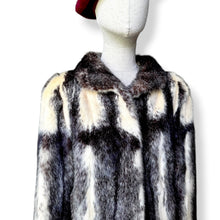 Load image into Gallery viewer, Vintage Patterned Fox Fur Coat