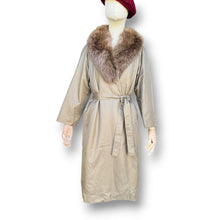 Load image into Gallery viewer, Kanebo Silk Pure Silk Coat with Fur Collar