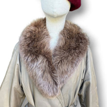 Load image into Gallery viewer, Kanebo Silk Pure Silk Coat with Fur Collar