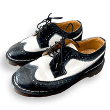 Load image into Gallery viewer, Vintage Dr. Martens Made in England Brogues - UK4