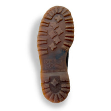 Load image into Gallery viewer, Vintage Dr. Martens Made in England Brogues - UK4