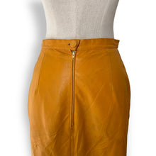 Load image into Gallery viewer, Unusual Vintage Tangerine Leather Set