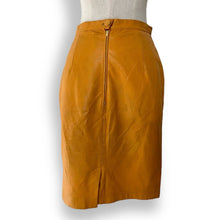Load image into Gallery viewer, Unusual Vintage Tangerine Leather Set
