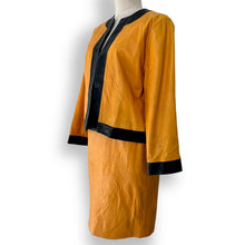 Load image into Gallery viewer, Unusual Vintage Tangerine Leather Set