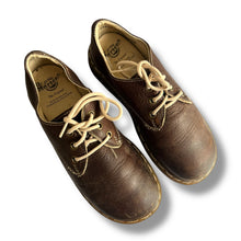 Load image into Gallery viewer, Vintage Dr. Martens “Made in England” Brown Pebbled Leather Shoes