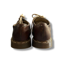 Load image into Gallery viewer, Vintage Dr. Martens “Made in England” Brown Pebbled Leather Shoes