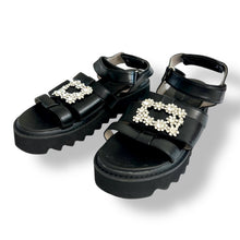 Load image into Gallery viewer, Oriental Traffic Black Platform Sandals with Pearl Buckles