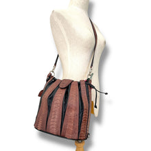 Load image into Gallery viewer, Vintage Ostrich Leg & Leather Shoulder Bag