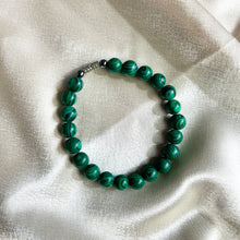 Load image into Gallery viewer, Vintage Genuine Malachite Bead Bracelet