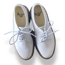 Load image into Gallery viewer, Pale Blue Doc Marten Brogues 4/37