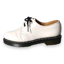 Load image into Gallery viewer, Dr Martens's White Brogues