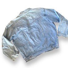 Load image into Gallery viewer, Vintage Wrangler Dnim Jacket