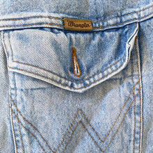Load image into Gallery viewer, Vintage Wrangler Dnim Jacket