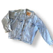 Load image into Gallery viewer, Vintage Wrangler Dnim Jacket