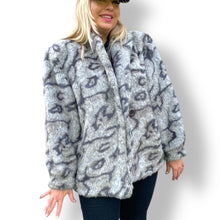 Load image into Gallery viewer, Gorgeous Vintage Leopard Print Faux Fur Coat