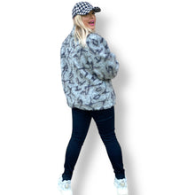 Load image into Gallery viewer, Gorgeous Vintage Leopard Print Faux Fur Coat