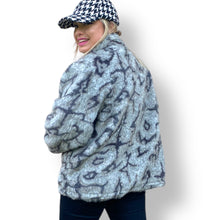 Load image into Gallery viewer, Gorgeous Vintage Leopard Print Faux Fur Coat