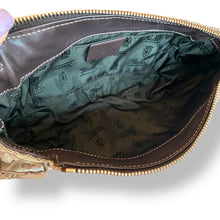 Load image into Gallery viewer, Adorable Vintage Gucci Hysteria Clutch