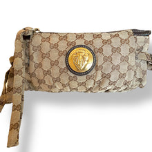 Load image into Gallery viewer, Adorable Vintage Gucci Hysteria Clutch