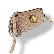 Load image into Gallery viewer, Adorable Vintage Gucci Hysteria Clutch