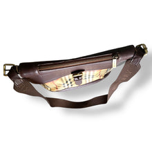 Load image into Gallery viewer, Vintage Burberry Unisex Leather & Nova Check Messenger Bag