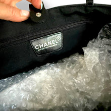 Load image into Gallery viewer, Chanel Beach Print Chocolate Bar Tote – 5-Series, 1997–1999