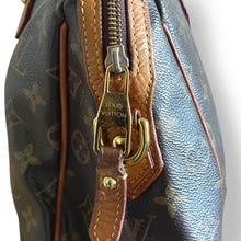 Load image into Gallery viewer, Louis Vuitton Monogram Retiro, Made in France – Vintage