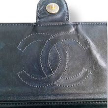 Load image into Gallery viewer, Vintage Chanel Matelassé Quilted Leather Shoulder Bag