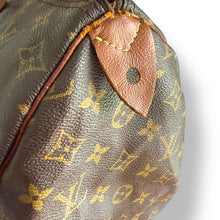 Load image into Gallery viewer, Louis Vuitton Monogram Speedy 35 – Vintage with Character