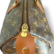Load image into Gallery viewer, Louis Vuitton Monogram Speedy 35 – Vintage with Character