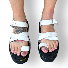 Load image into Gallery viewer, Preloved Avry Doc Martens