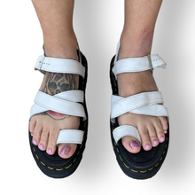 Load image into Gallery viewer, Preloved Avry Doc Martens