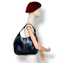 Load image into Gallery viewer, Vintage Hermès Trim 31 Box Calf Shoulder Bag in Noir
